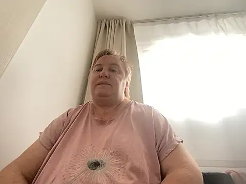 Snapshot of Limonka-Fire chatting on 02-08-25, 12:28 Limonka-Fire online show from 02-08-25, 12:28