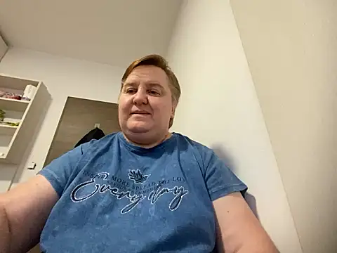 Snapshot of Limonka-Fire chatting on 02-10-25, 04:14 Limonka-Fire online show from 02-10-25, 04:14