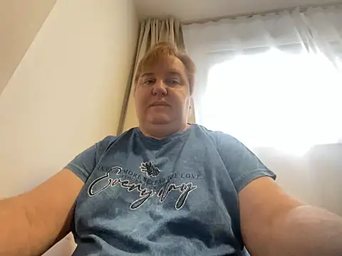 Snapshot of Limonka-Fire chatting on 02-07-25, 09:26 Limonka-Fire online show from 02-07-25, 09:26