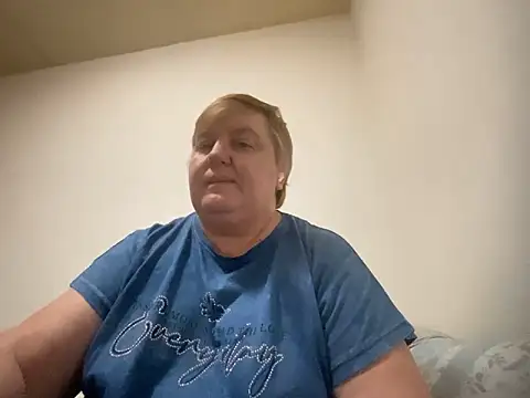 Snapshot of Limonka-Fire chatting on 02-19-25, 06:43 Limonka-Fire online show from 02-19-25, 06:43