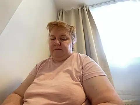 Snapshot of Limonka-Fire chatting on 02-17-25, 09:13 Limonka-Fire online show from 02-17-25, 09:13