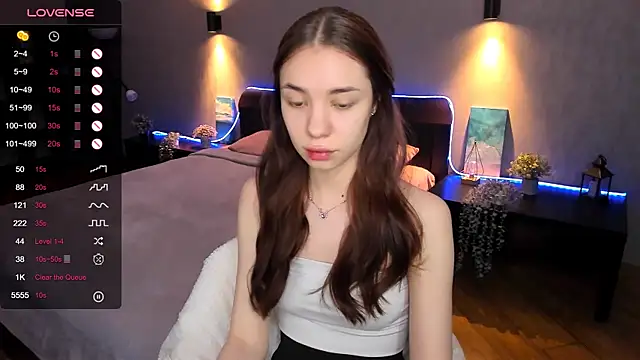 MilliBrown  online show from 03-11-25, 08:41