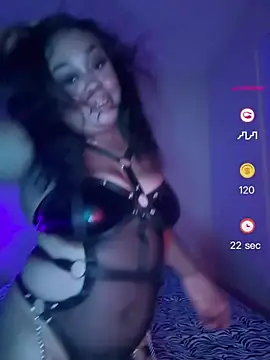 Snapshot of camiliaskye chatting on 06-20-26, 03:44 camiliaskye online show from 06-20-26, 03:44