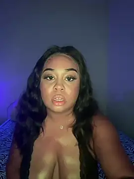 Snapshot of camiliaskye chatting on 06-19-26, 04:18 camiliaskye online show from 06-19-26, 04:18