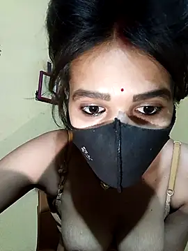 Snapshot of Hoty_girl_143 chatting on 03-18-25, 05:56 Hoty girl 143 online show from 03-18-25, 05:56