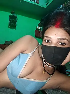 Snapshot of Hoty_girl_143 chatting on 10-12-25, 03:35 Hoty girl 143 online show from 10-12-25, 03:35