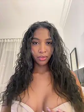 Snapshot of IamCrystal2 chatting on 05-15-26, 11:03 IamCrystal2 online show from 05-15-26, 11:03