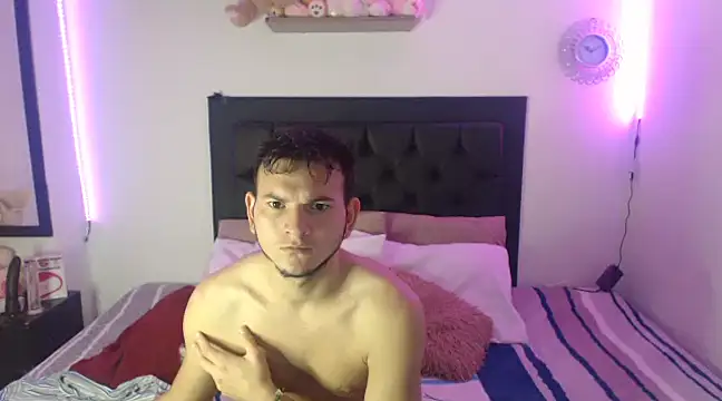 Snapshot of Latin_Boy24 chatting on 03-14-25, 06:29 Latin Boy24 online show from 03-14-25, 06:29