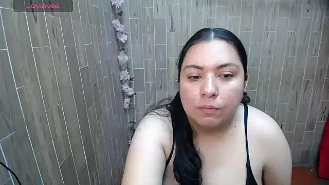 Snapshot of solyeria chatting on 05-23-26, 06:45 solyeria online show from 05-23-26, 06:45