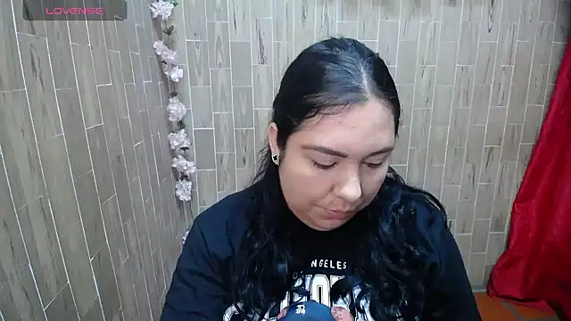 Snapshot of solyeria chatting on 04-25-26, 02:25 solyeria online show from 04-25-26, 02:25