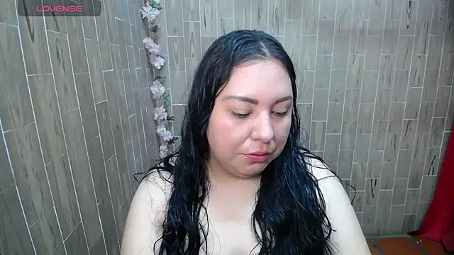 Snapshot of solyeria chatting on 05-25-26, 01:32 solyeria online show from 05-25-26, 01:32