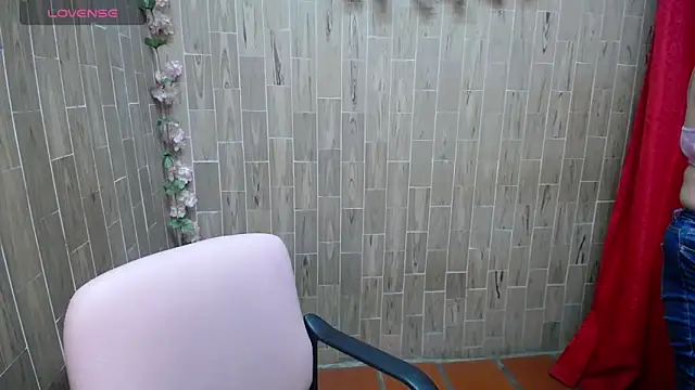 solyeria online show from 12-23-25, 03:50