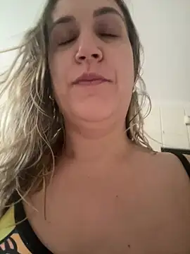 Snapshot of Bia_sexynovaes chatting on 06-30-26, 01:00 Bia sexynovaes online show from 06-30-26, 01:00