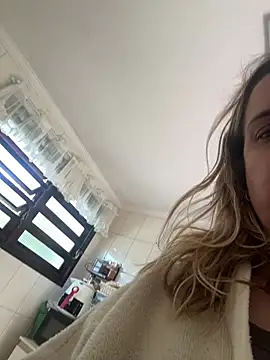 Snapshot of Bia_sexynovaes chatting on 06-27-26, 01:50 Bia sexynovaes online show from 06-27-26, 01:50