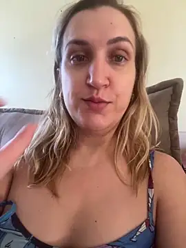 Snapshot of Bia_sexynovaes chatting on 05-27-26, 02:02 Bia sexynovaes online show from 05-27-26, 02:02