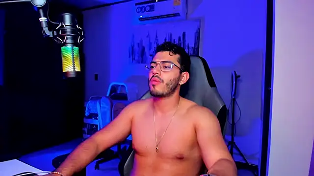 BrunoD31 online show from 11-05-25, 04:59