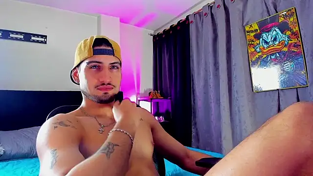 Snapshot of Giomar_Reyes chatting on 02-19-26, 05:37 Giomar Reyes online show from 02-19-26, 05:37