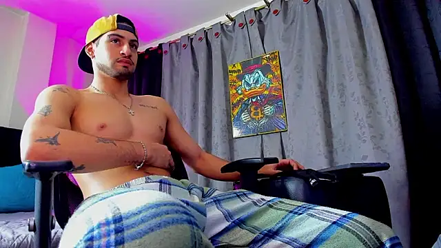 Snapshot of Giomar_Reyes chatting on 02-18-26, 07:39 Giomar Reyes online show from 02-18-26, 07:39