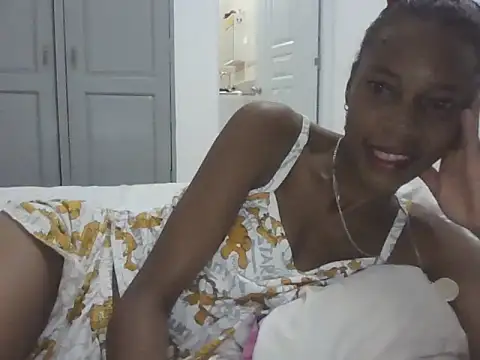 Snapshot of adele-33 chatting on 10-18-25, 11:29 adele-33 online show from 10-18-25, 11:29