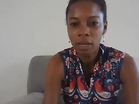 Snapshot of adele-33 chatting on 10-11-25, 09:27 adele-33 online show from 10-11-25, 09:27