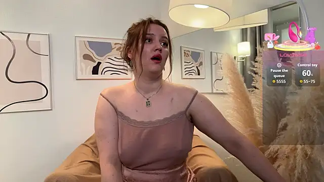 Lella Ryann  online show from 10-18-25, 01:46