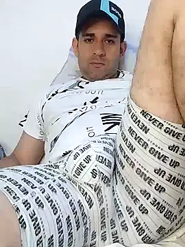 Snapshot of CRISTHIAN_GREY01 chatting on 01-16-25, 03:34 CRISTHIAN GREY01 online show from 01-16-25, 03:34