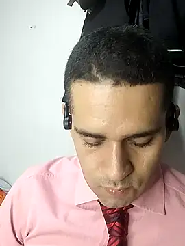 Snapshot of CRISTHIAN_GREY01 chatting on 02-21-25, 03:01 CRISTHIAN GREY01 online show from 02-21-25, 03:01