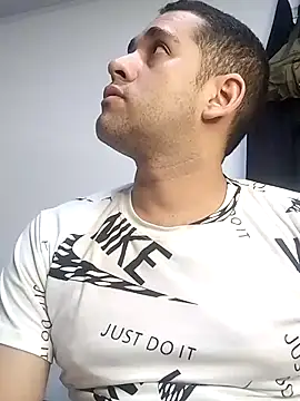 Snapshot of CRISTHIAN_GREY01 chatting on 02-07-25, 05:41 CRISTHIAN GREY01 online show from 02-07-25, 05:41