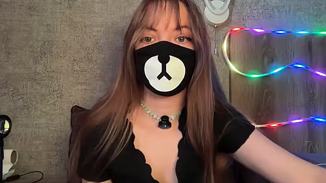 Snapshot of Your_Little_Bear chatting on 06-17-26, 03:39 Your Little Bear online show from 06-17-26, 03:39