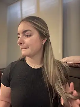 imlindapink online show from 11-11-25, 02:01