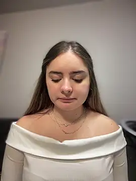 imlindapink online show from 12-18-25, 07:07