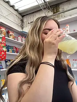 imlindapink online show from 04-15-26, 07:58