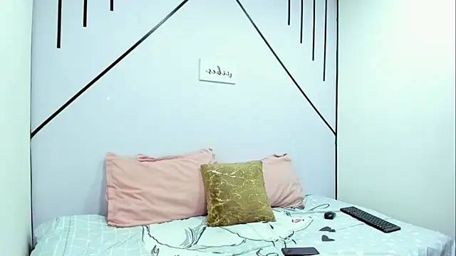 Snapshot of LisaWhite_ chatting on 11-07-25, 01:15 LisaWhite online show from 11-07-25, 01:15