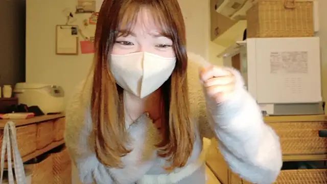 Snapshot of _Yui_ chatting on 10-17-25, 02:19  Yui  online show from 10-17-25, 02:19