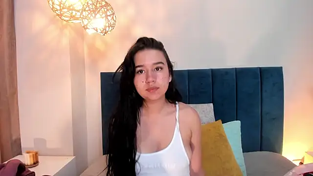 Snapshot of LaraGoldd chatting on 02-24-26, 12:44 LaraGoldd online show from 02-24-26, 12:44