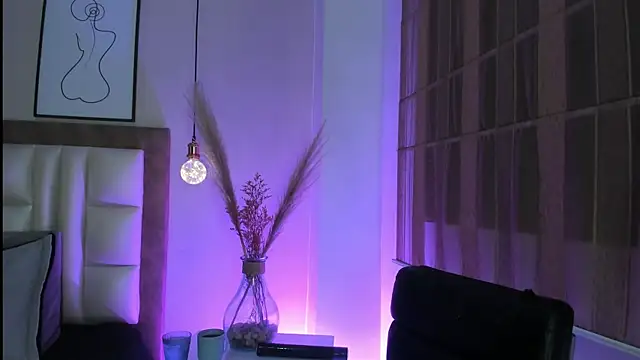 Snapshot of LaraGoldd chatting on 02-11-26, 09:36 LaraGoldd online show from 02-11-26, 09:36