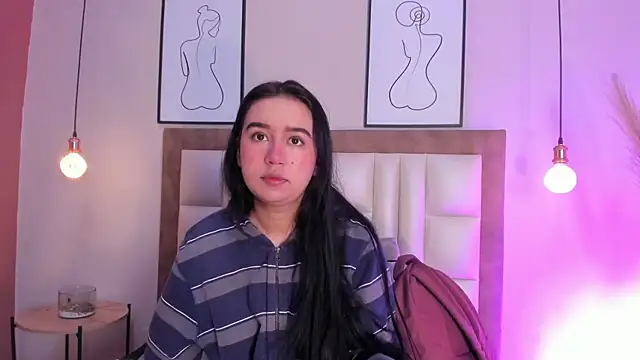 Snapshot of LaraGoldd chatting on 02-10-26, 12:48 LaraGoldd online show from 02-10-26, 12:48