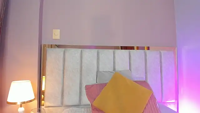 LaraGoldd online show from 10-23-25, 10:52