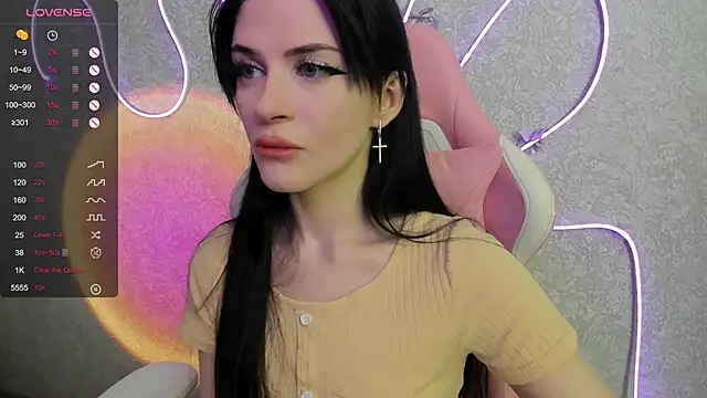 Snapshot of Molly_Crystall chatting on 07-14-26, 03:00 Molly Crystall online show from 07-14-26, 03:00