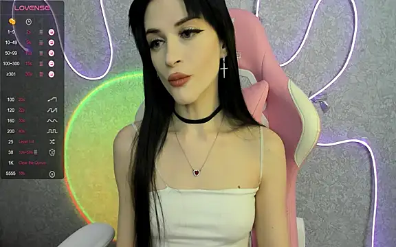 Molly Crystall online show from 04-19-26, 04:35