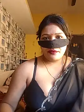 Radhikadavi879 online show from 11-15-25, 04:27