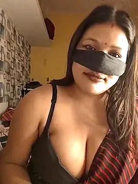 Radhikadavi879 online show from 12-18-25, 08:34