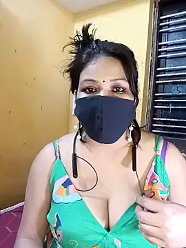 Snapshot of Radhikadavi879 chatting on 03-01-25, 04:44 Radhikadavi879 online show from 03-01-25, 04:44