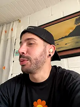 Guyinthemountain online show from 10-20-25, 08:31