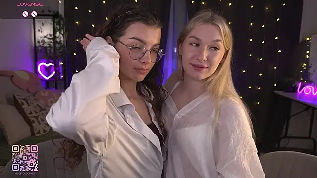 Snapshot of FlairEdgin chatting on 06-18-26, 07:41 FlairEdgin online show from 06-18-26, 07:41