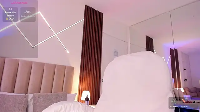 alisson sanders online show from 10-16-25, 01:08