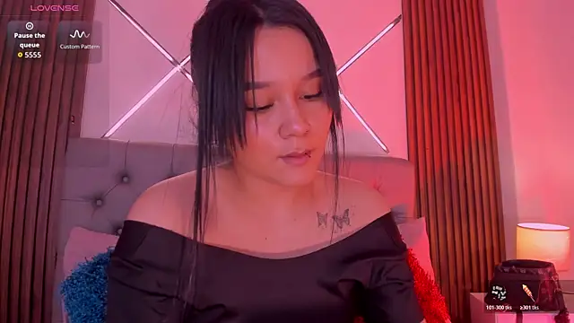 alisson sanders online show from 04-11-26, 01:37