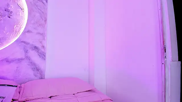 Snapshot of JulietaKane chatting on 02-27-26, 06:02 JulietaKane online show from 02-27-26, 06:02