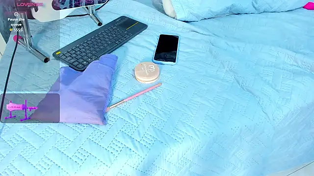 JulietaKane online show from 10-25-25, 05:06