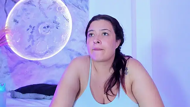 JulietaKane online show from 03-17-26, 05:21